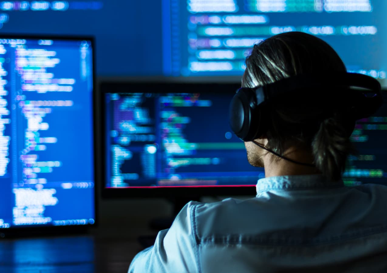 developer wykonujący audyt kodu, powód to zmiana wykonawcy projektu IT